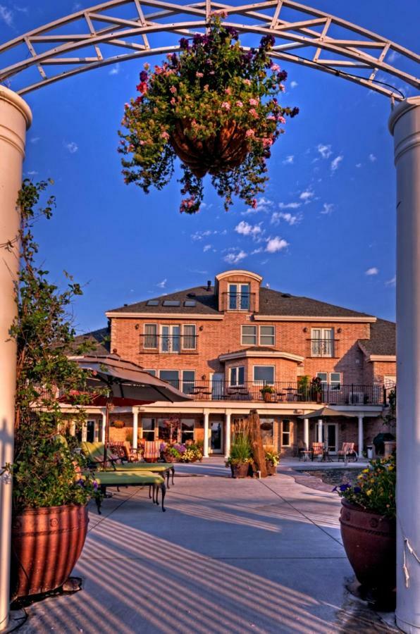 TouchetCameo Heights Mansion And The Vine Fine Dining Restaurant住宿加早餐旅馆 外观 照片